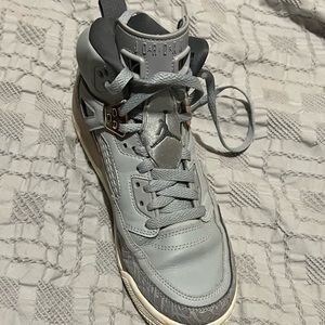 Nike Jordan Spizike
Wolf Grey Metallic Red Bronze